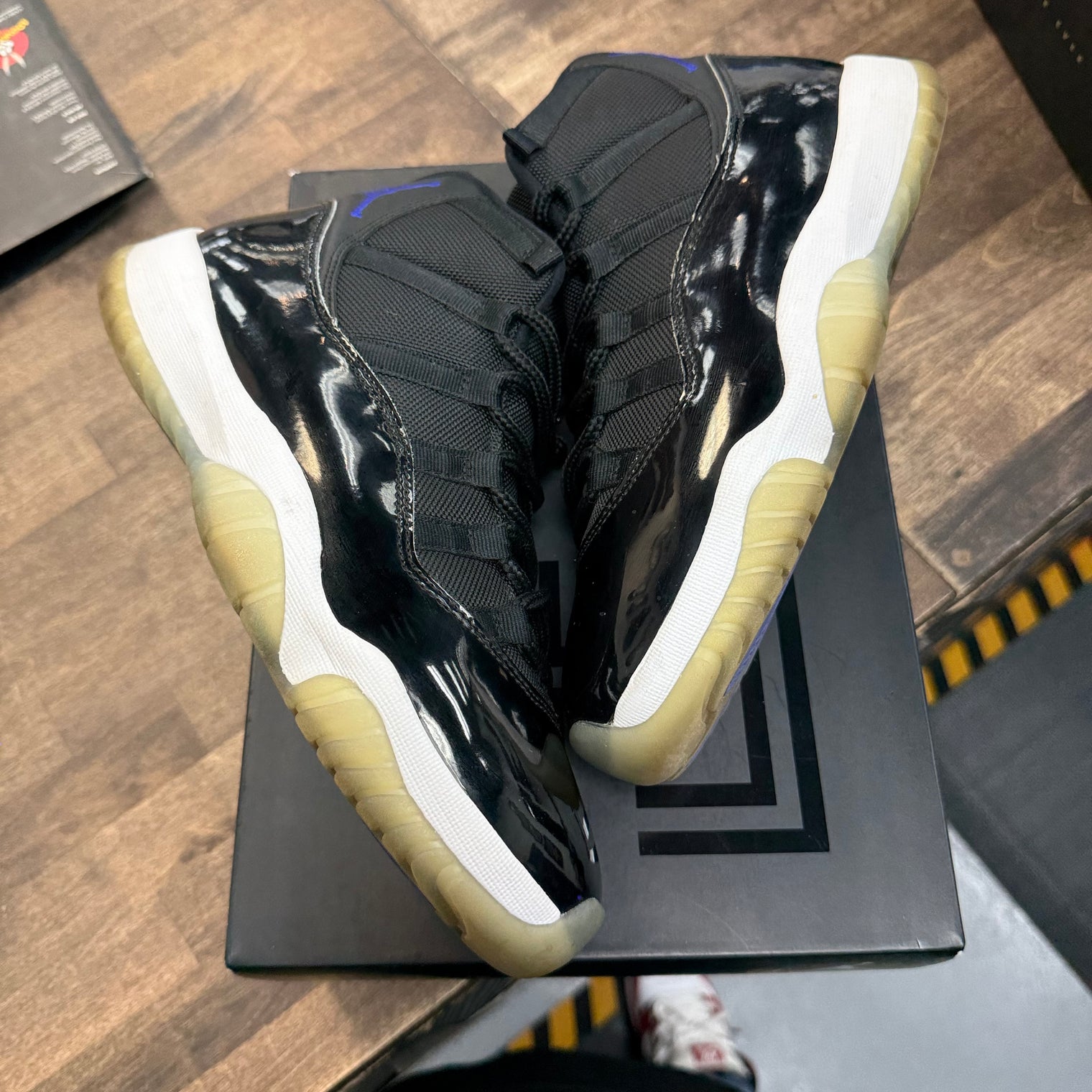 Space Jam Jordan 11 (USED)