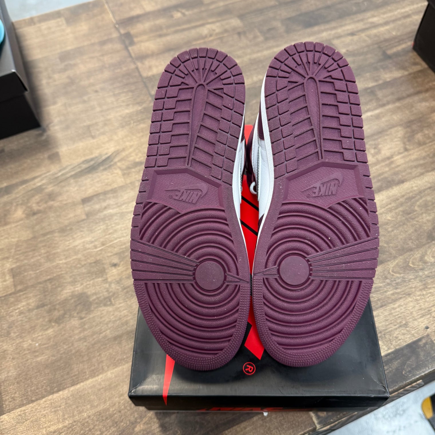 Bordeaux Jordan 1 High (USED)