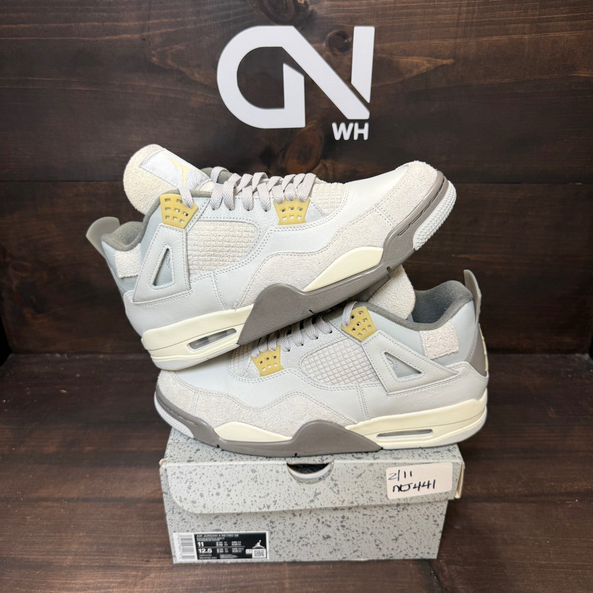Jordan 4 Retro SE Craft Photon Dust - Image 1