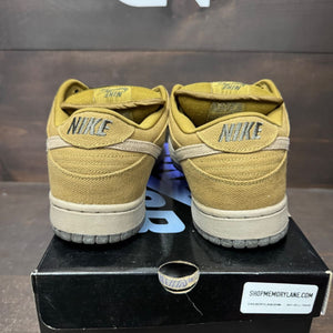 Nike SB Dunk Low Pro Spanish Moss Size 10.5 (Pre-Owned) - sole