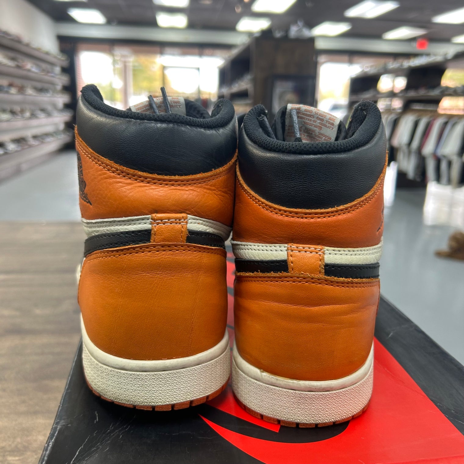 Shattered Backboard Jordan 1 High Retro (USED)