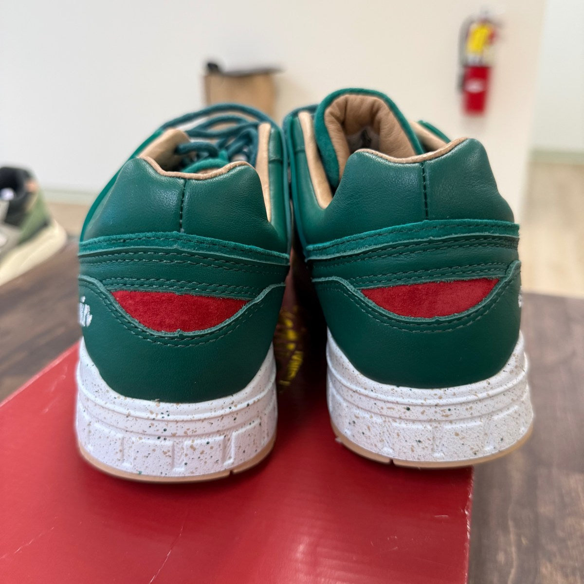 Saucony Grid SD Originators EddieWinKicks 97 Taurus Size 10 (Pre-Owned) - Image 3