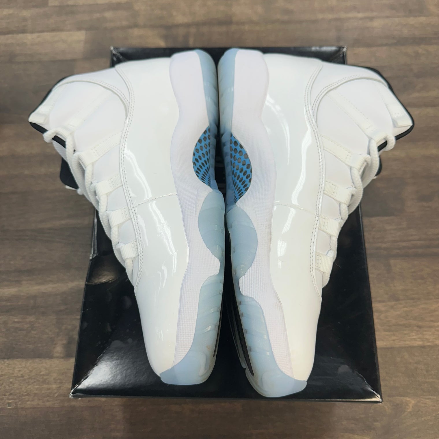 Legend Blue Jordan 11 2024 (USED)