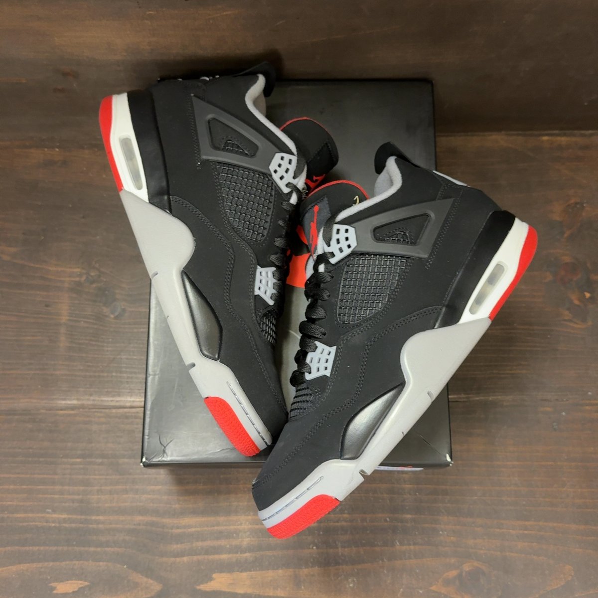 Jordan 4 Retro Bred (2019) Size 10.5 (Pre-Owned) - back