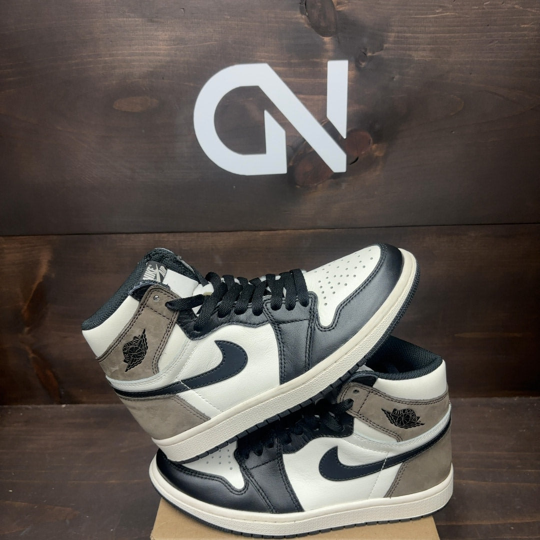Jordan 1 Retro High Dark Mocha Size 5.5 (Pre-Owned) - Image 1