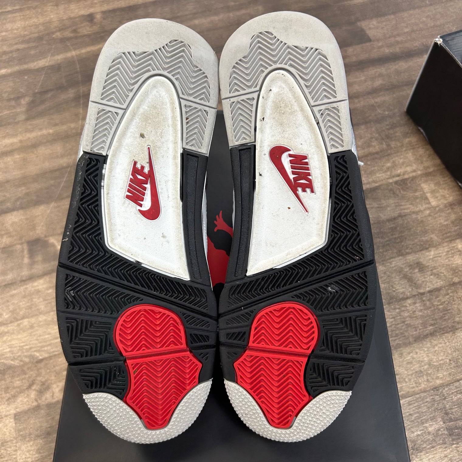 White Cement Jordan 4 2025 (USED)