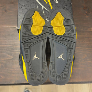 Jordan 4 Retro Thunder (2023) Size 9 (Pre-Owned) - aux