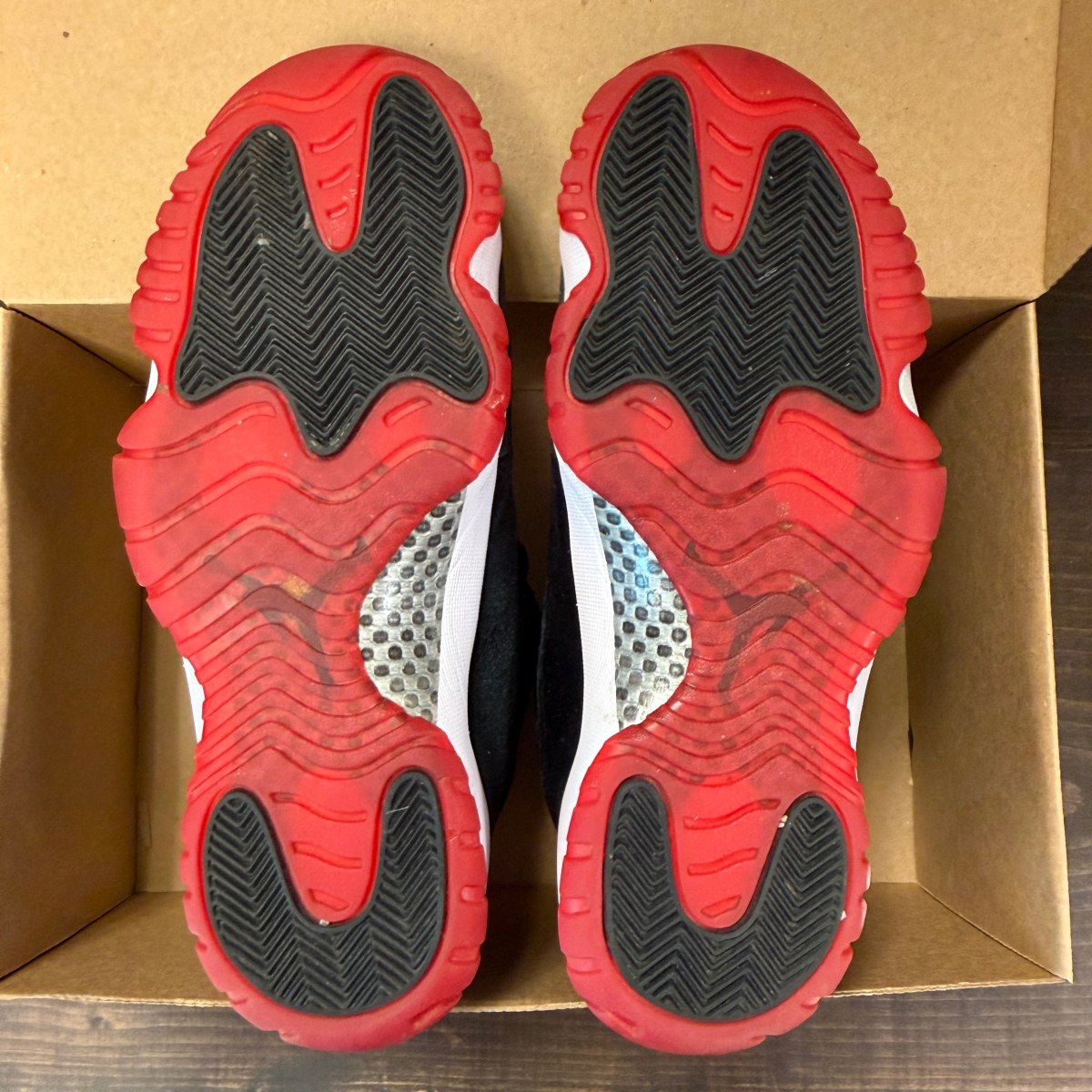 Jordan 11 Retro Bred Velvet (Women's) Size 10.5W (Pre-Owned) - Image 6
