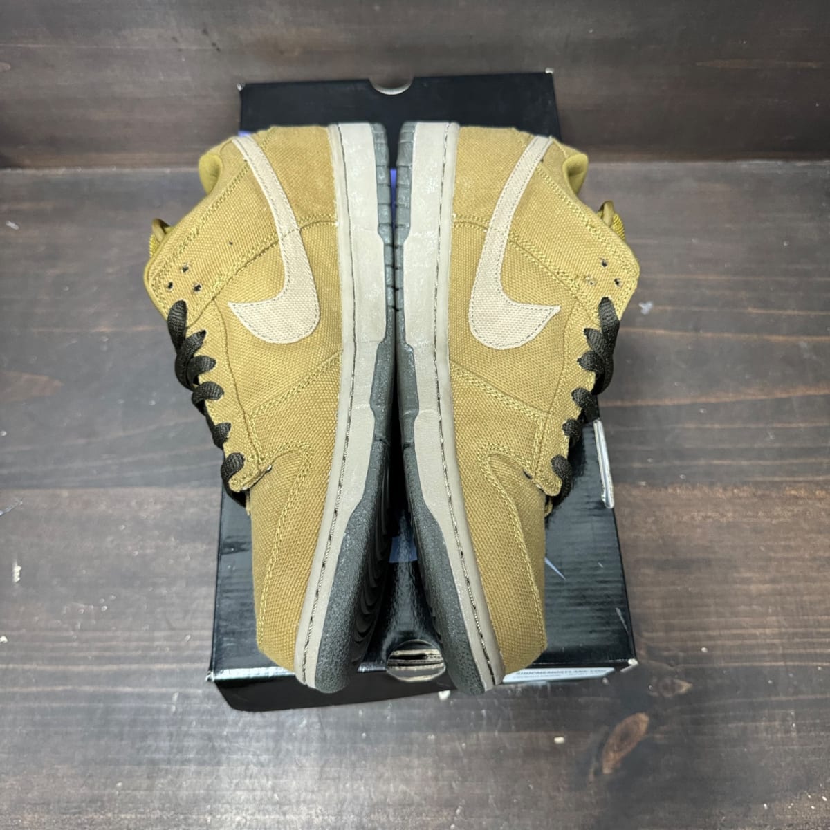 Nike SB Dunk Low Pro Spanish Moss Size 10.5 (Pre-Owned) - tag