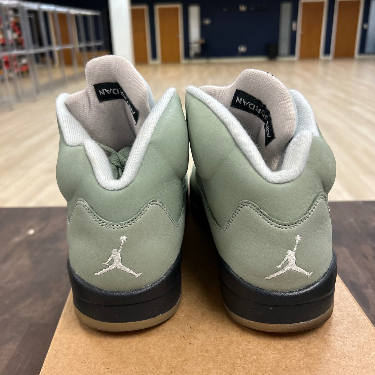 Jordan 5 Retro Jade Horizon Size 10 (Pre-Owned) - Image 4