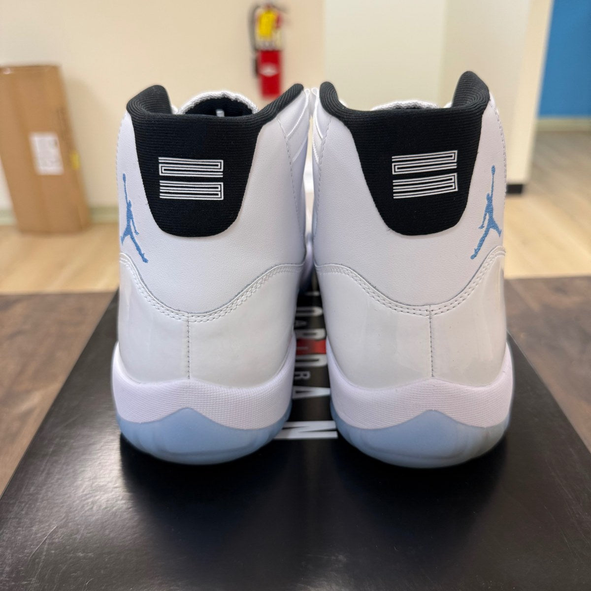 Jordan 11 Retro Legend Blue (2024) - Image 3