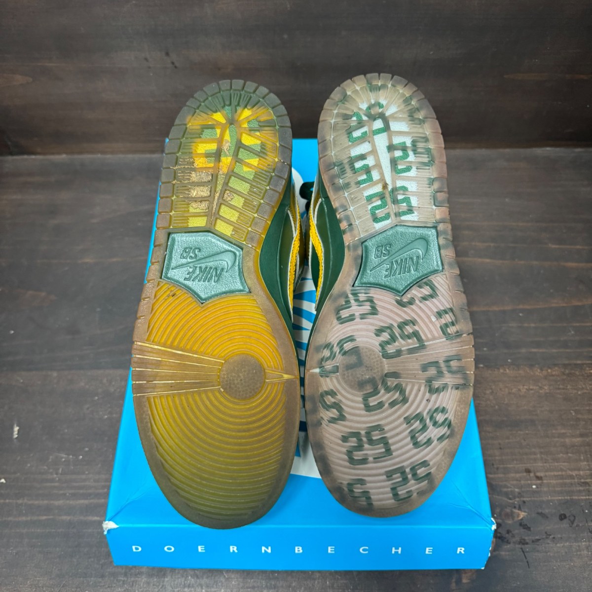 Nike SB Dunk Low Doernbecher (2018) Size 8 (Pre-Owned) - box