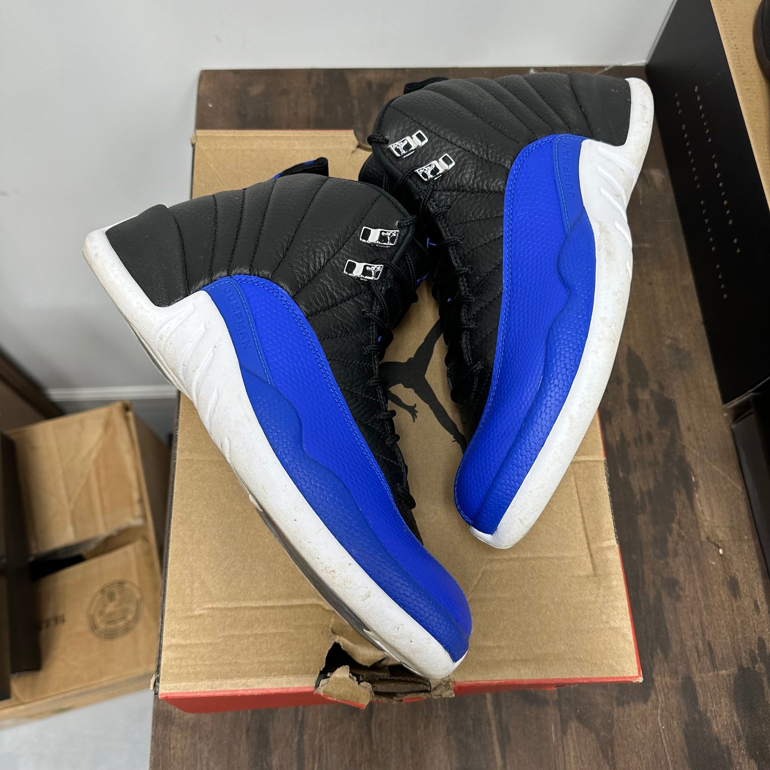 Hyper Royal Jordan 12 (W) (USED)