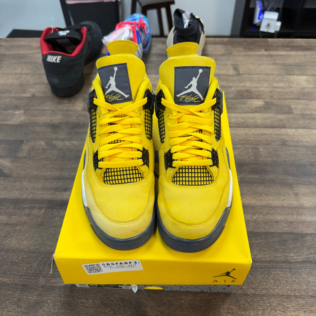 Lightning Jordan 4 Retro (USED)