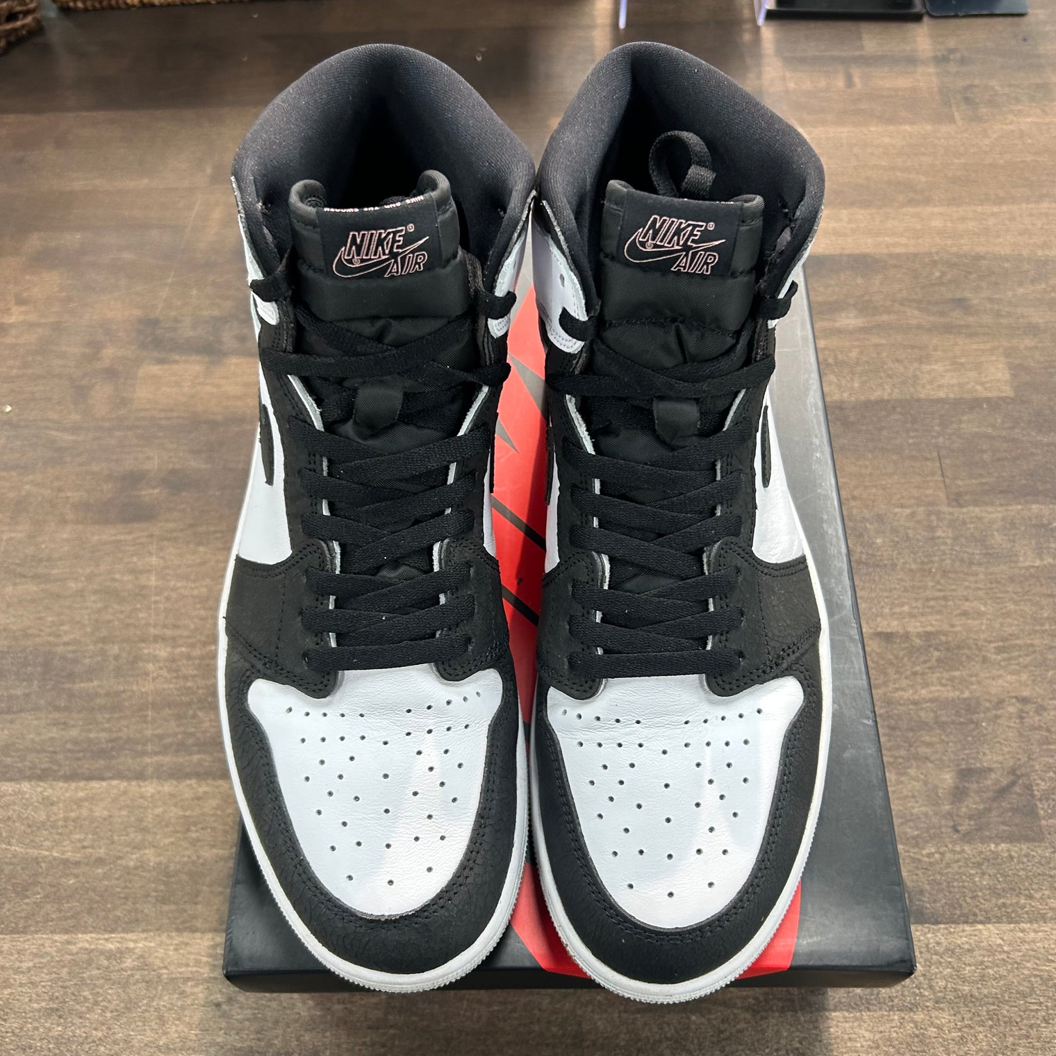 Bleached Coral Jordan 1 Retro High OG (USED)