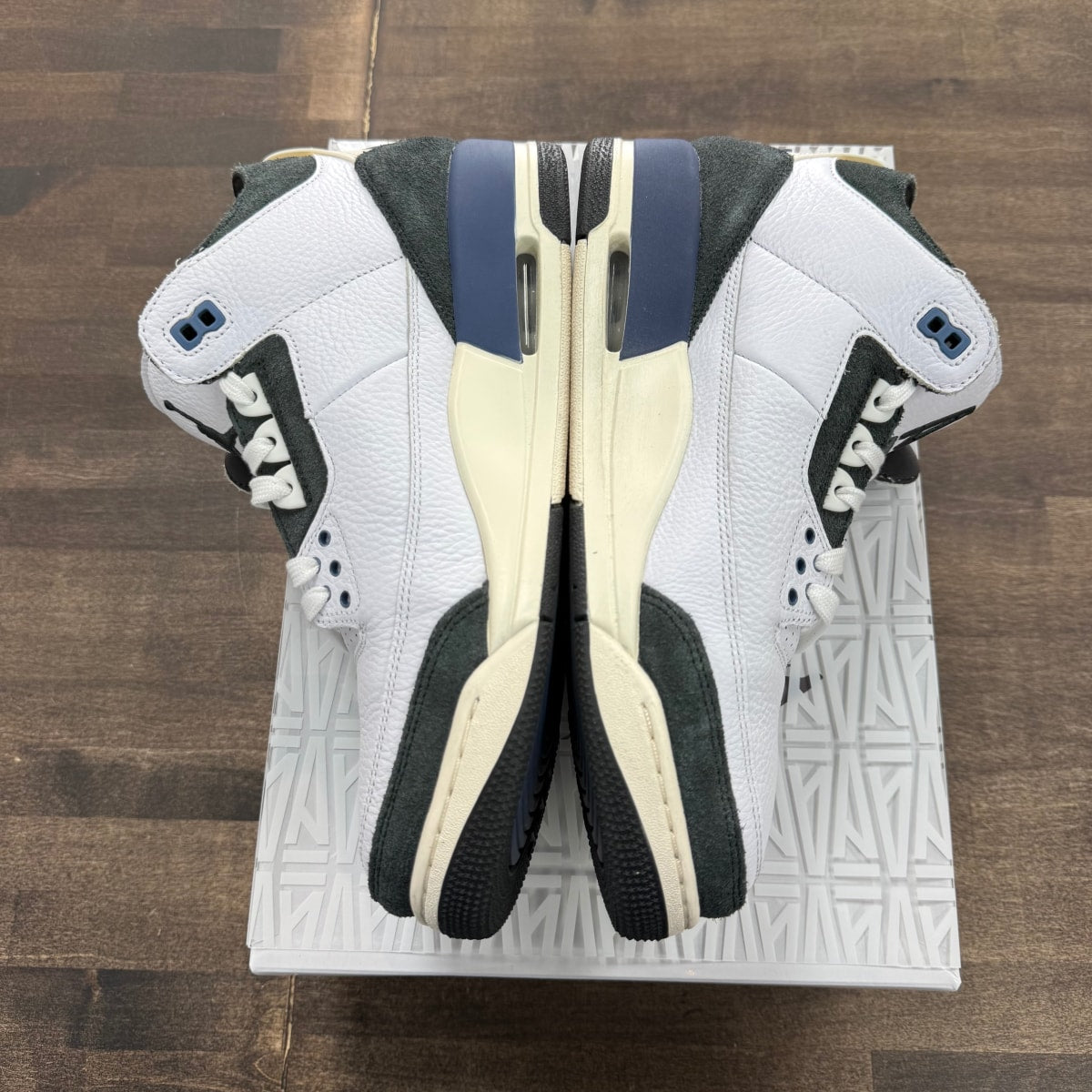 Jordan 3 Retro OG SP A Ma Maniére Diffused Blue Diffused Blue - Image 2