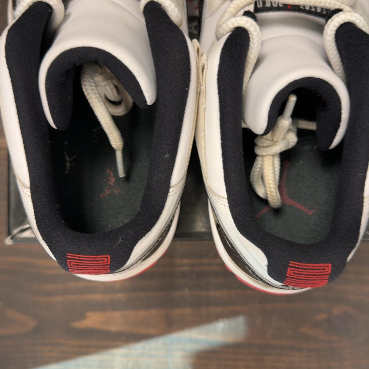 Jordan 11 Retro Low Concord Bred Size 9.5 (Pre-Owned) - aux