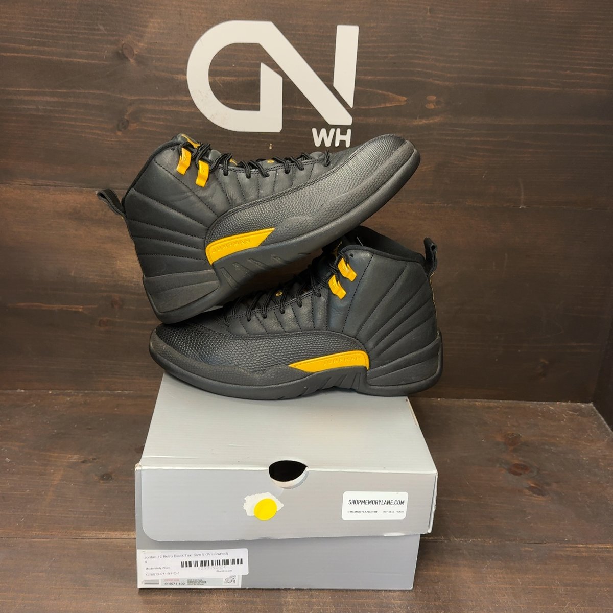 Jordan 12 Retro Black Taxi Size 9 (Pre-Owned) - front