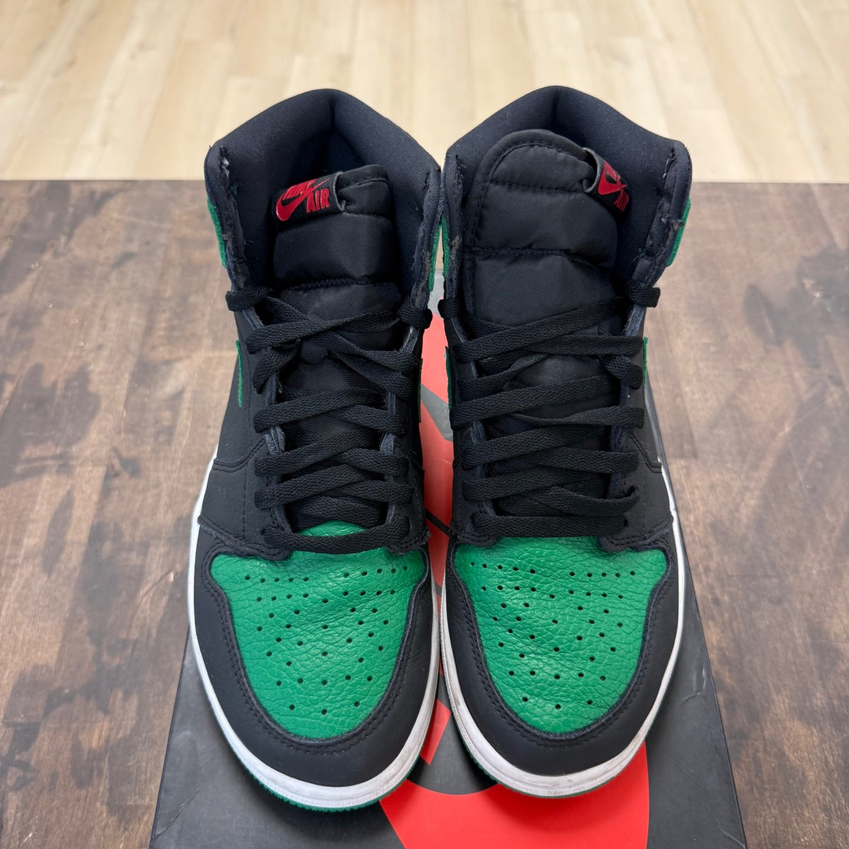 Jordan 1 Retro High Pine Green Black Size 9 (Pre-Owned) - Image 2