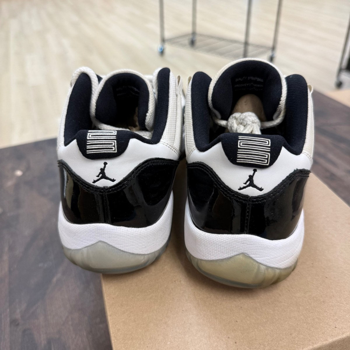 Jordan 11 Retro Low Concord Size 9.5 (Pre-Owned) - Image 4