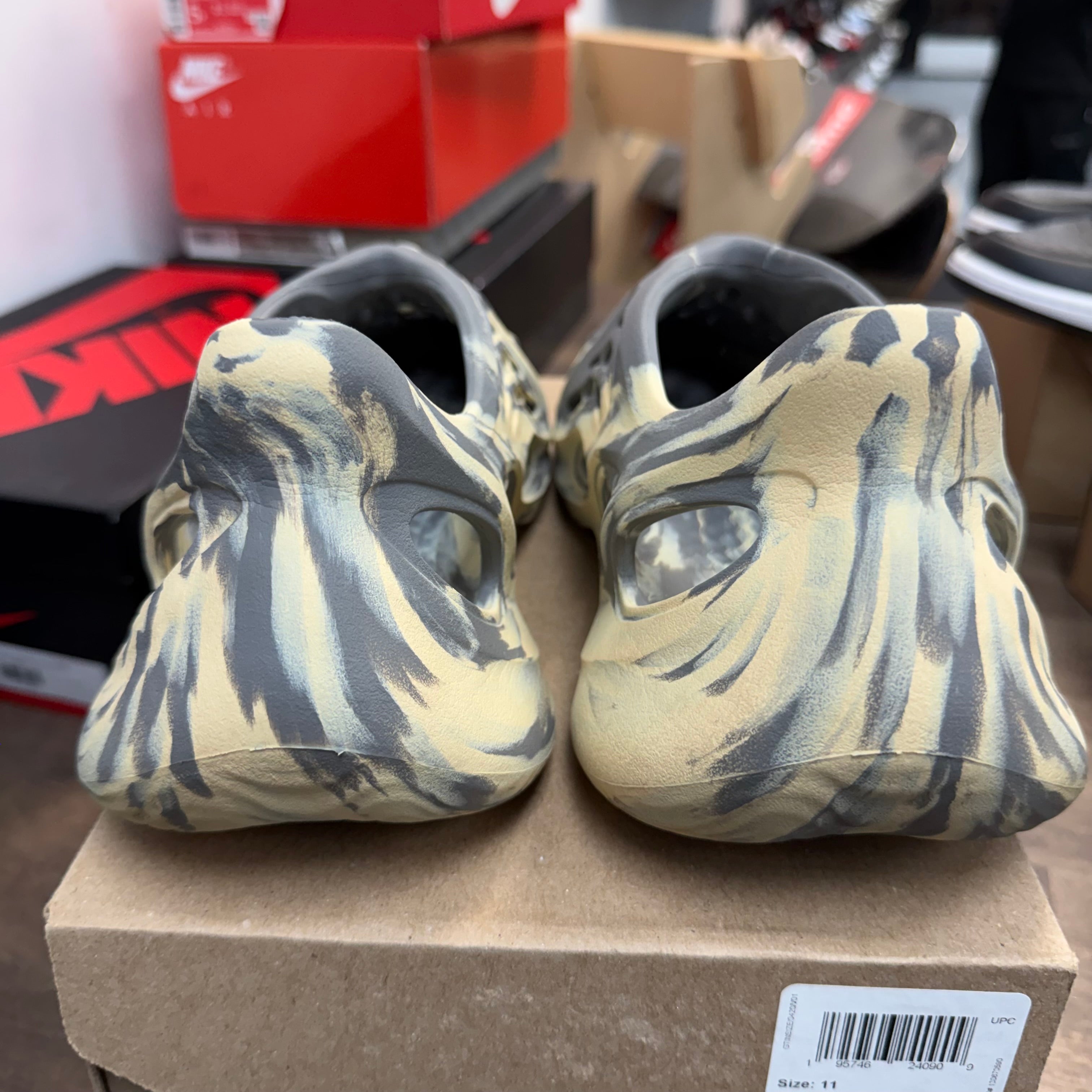 adidas Yeezy Foam RNNR MX Cream Clay (USED) Size 11 (Pre-Owned) - Image 4