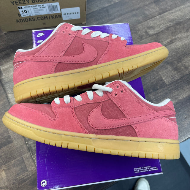 Adobe SB Dunk Low (USED,No Lid)