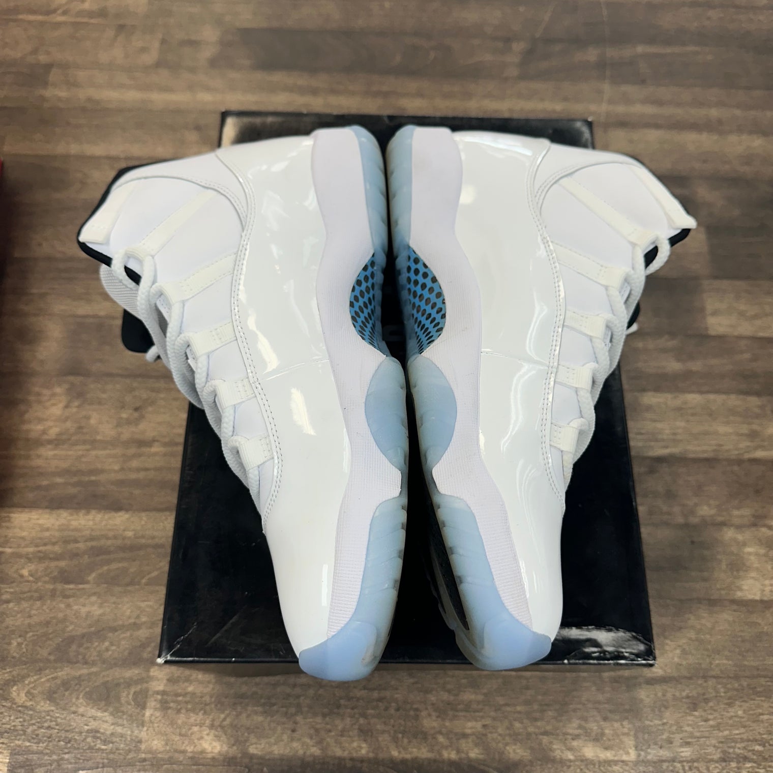 Legend Blue Jordan 11 Retro (2024) (USED)