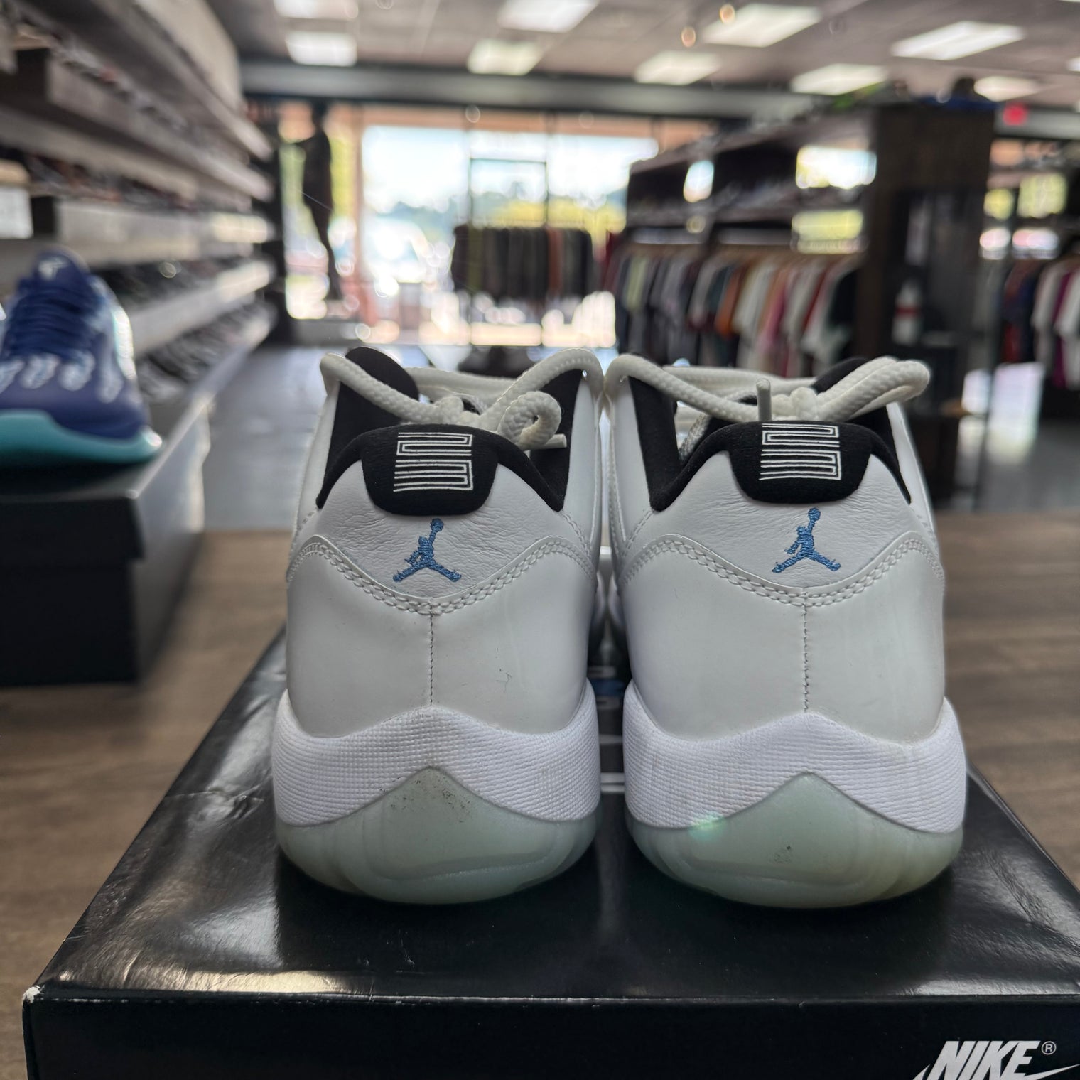 Legend Blue Jordan 11 Low (USED)