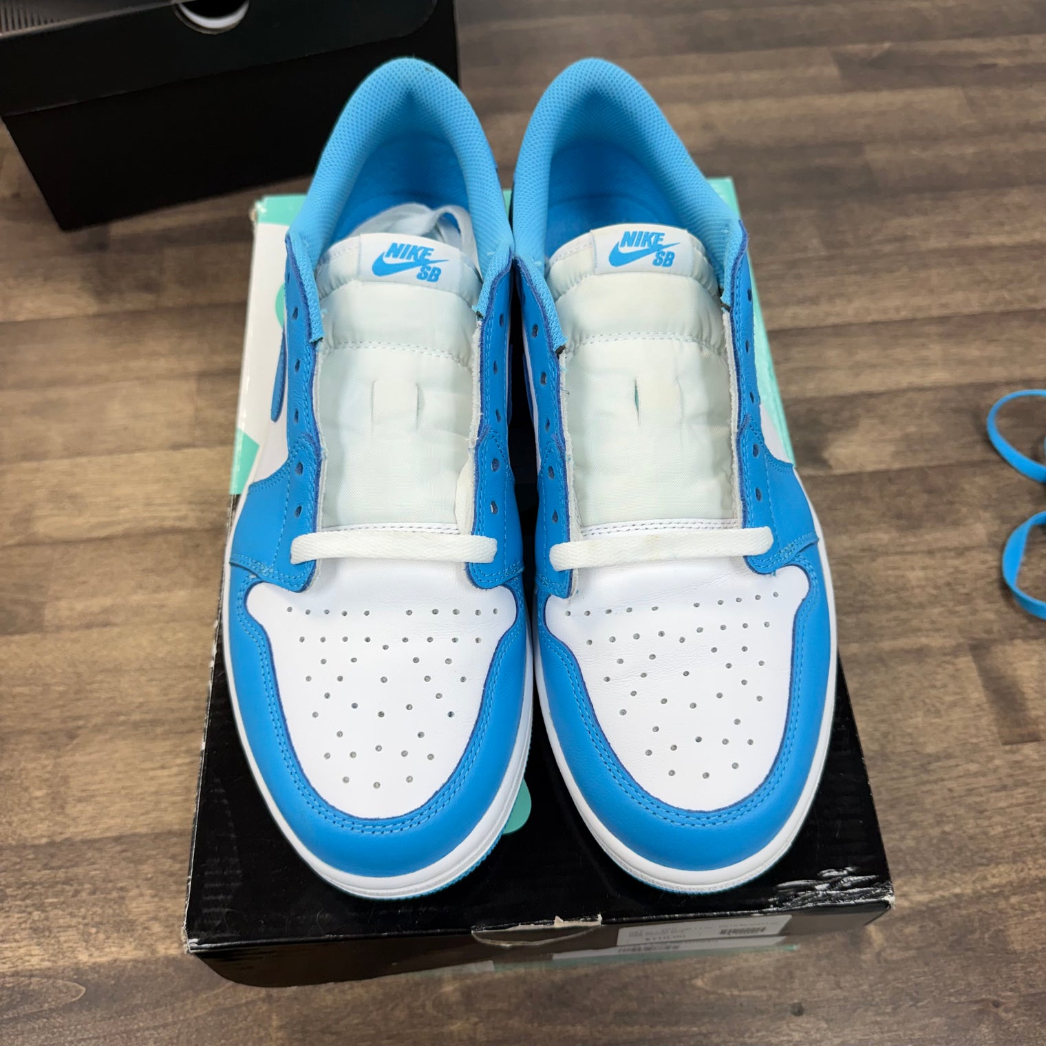 UNC Jordan 1 Low SB (USED)