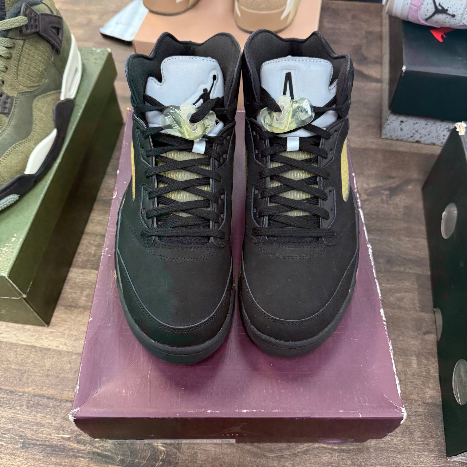 A Ma Maniere Dusk Jordan 5 (USED)
