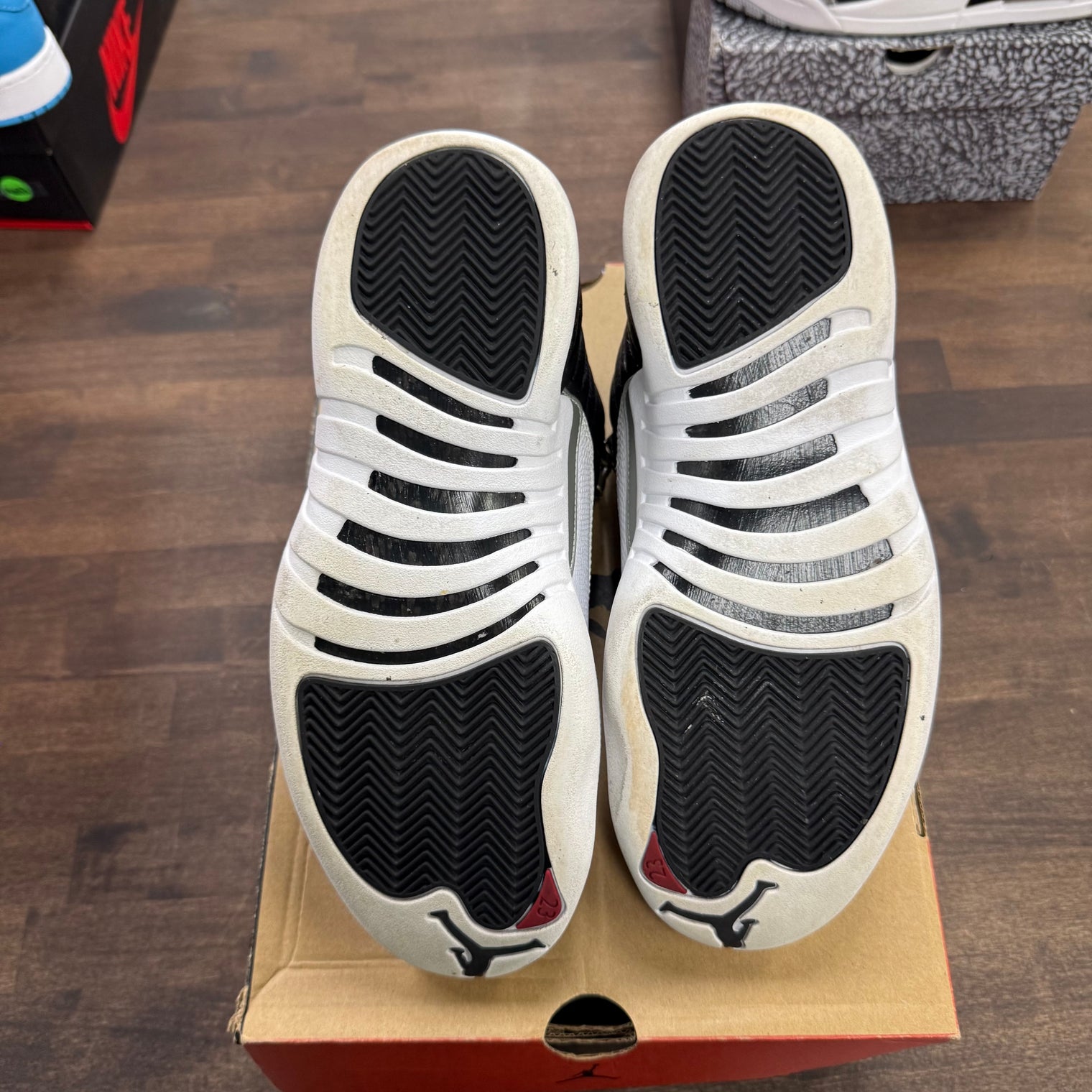 Playoff Jordan 12 Retro (USED, Replacement Box)