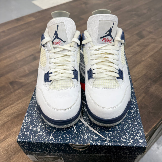 Midnight Navy Jordan 4 (USED)