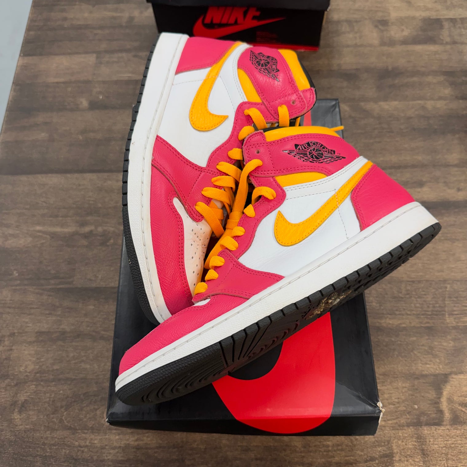 Light Fusion Red Jordan 1 High (USED)