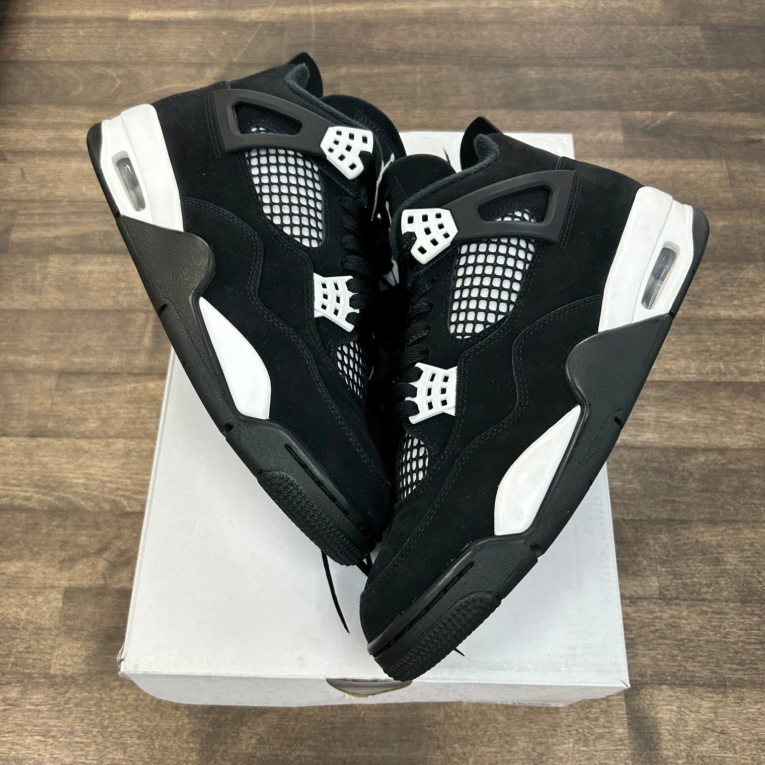White Thunder Jordan 4 Retro (Used)