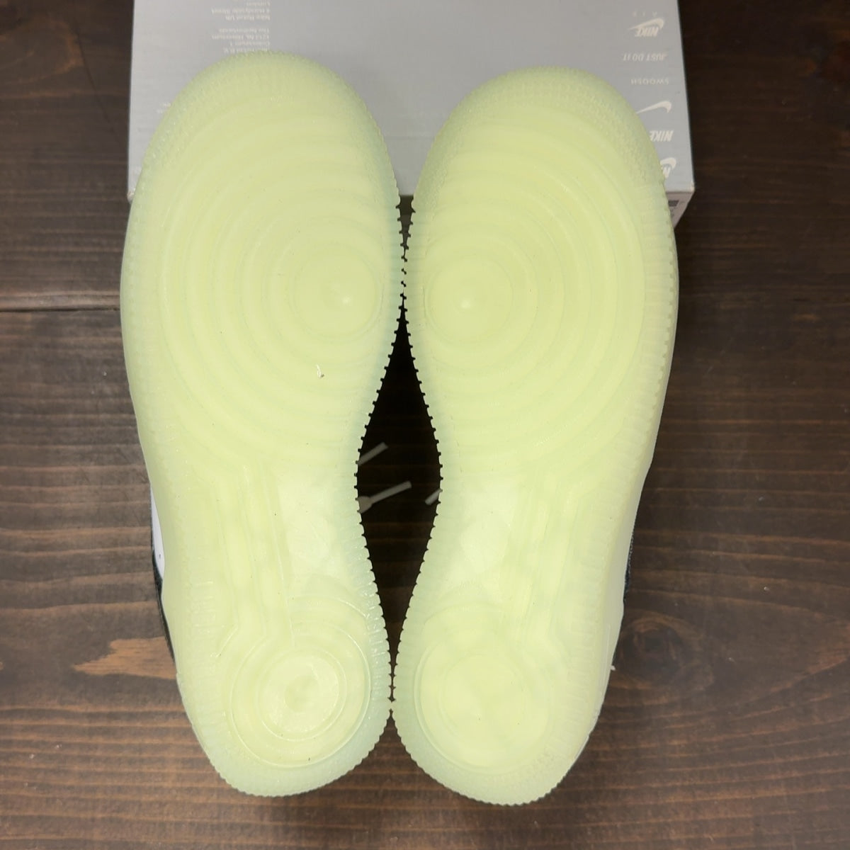 Nike Air Force 1 Low LV8 Year of the Dragon (2024) (GS) - Image 8