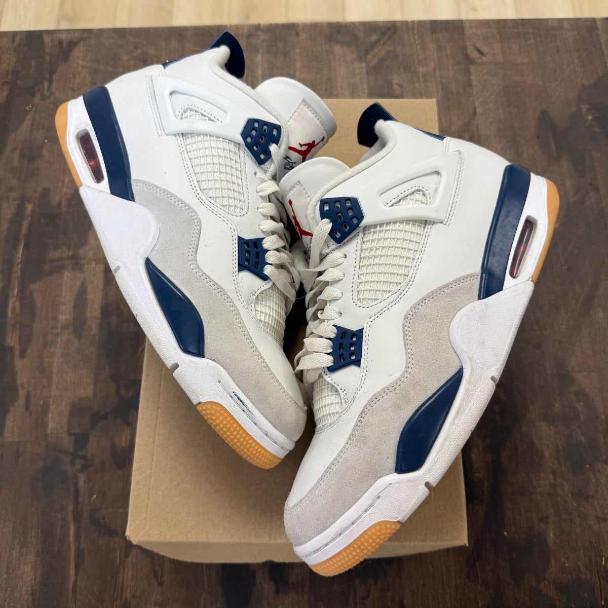 Jordan 4 Retro SB Navy Size 10.5 (Pre-Owned) - Image 1