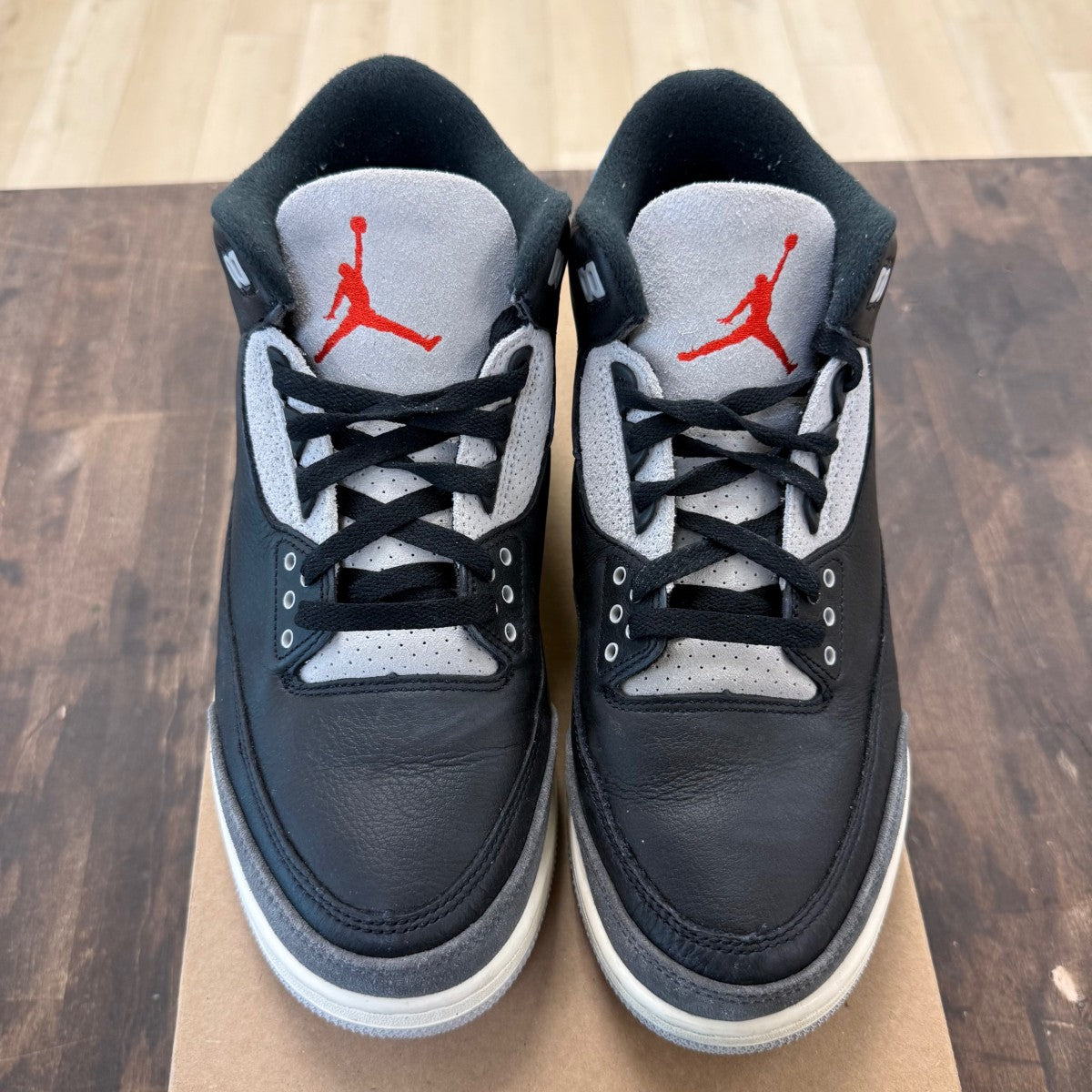 Jordan 3 Retro OG Rare Air Size 11 (Pre-Owned) - Image 2