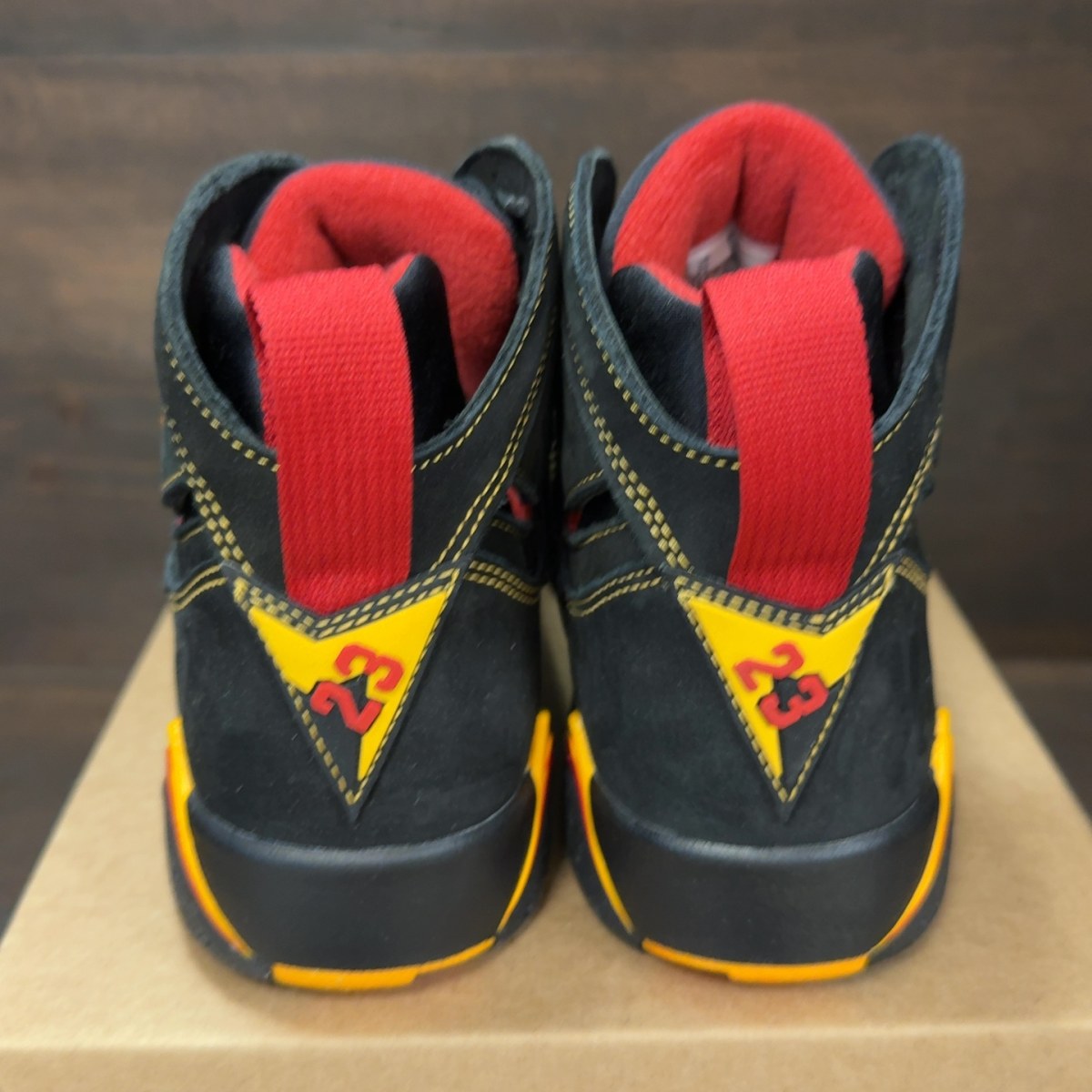 Jordan 7 Retro Citrus (2022) (GS) Size 7Y - Image 5