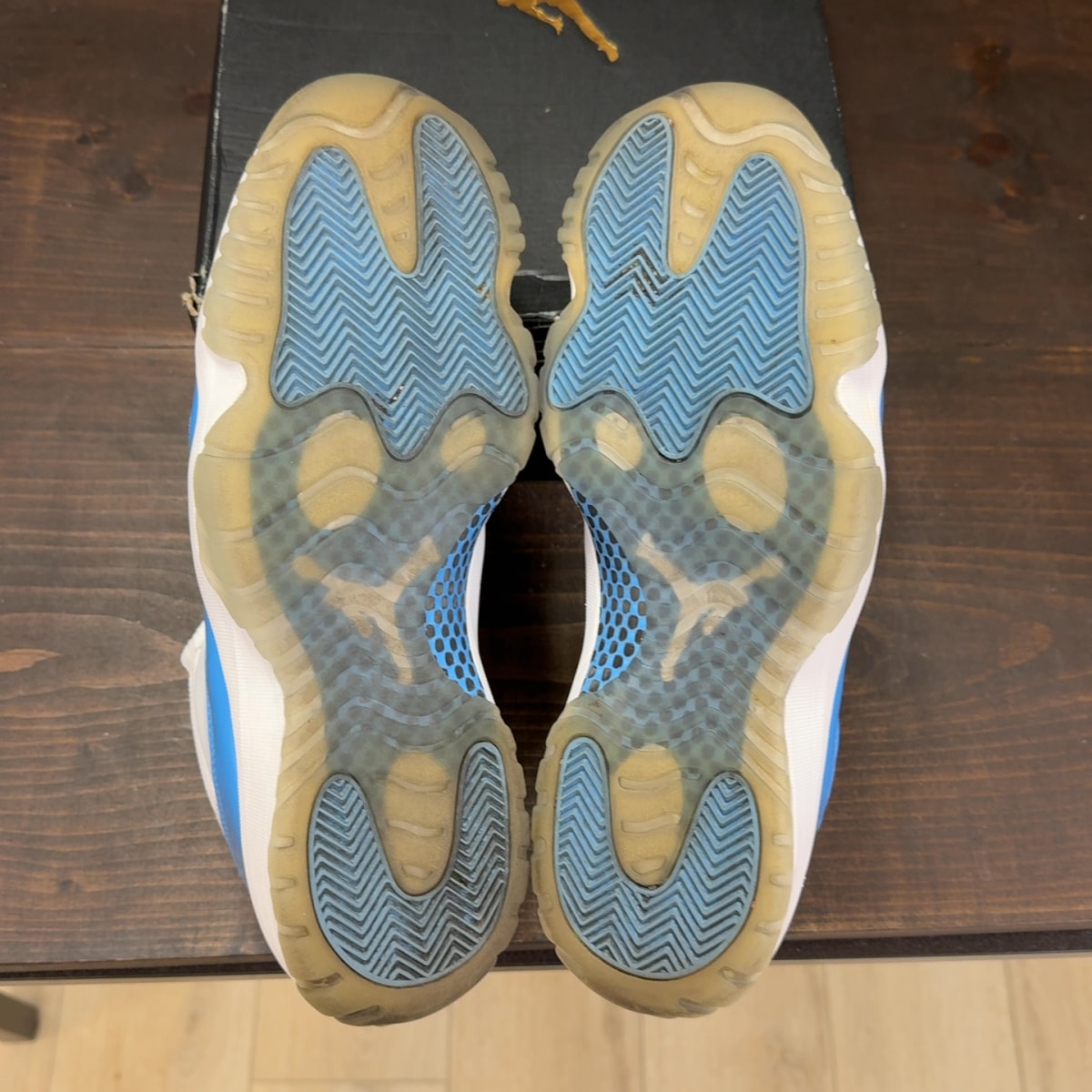 Jordan 11 Retro Low University Blue (2017) - Image 9