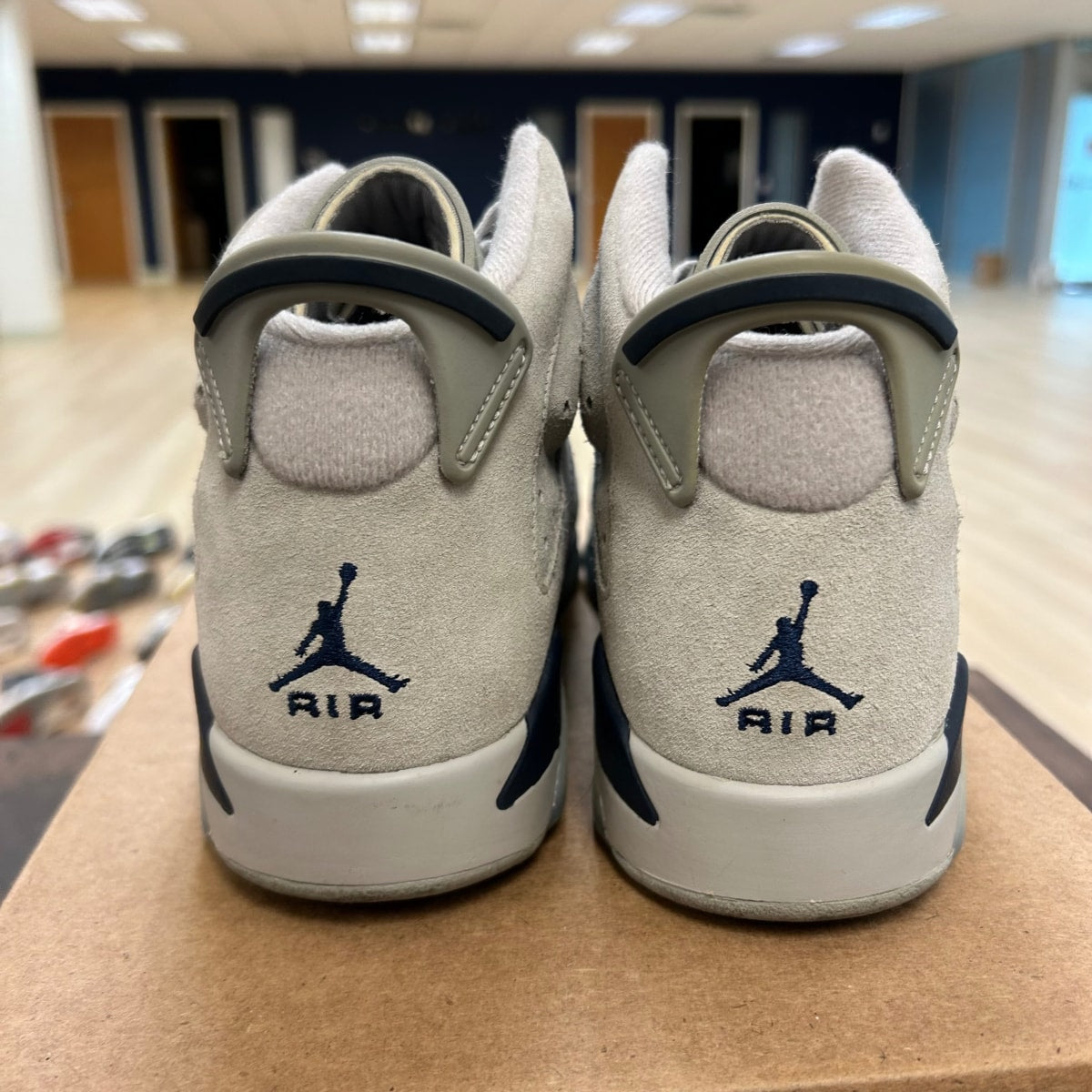 Jordan 6 Retro Georgetown (2022) (GS) Size 7Y (Pre-Owned) - Image 4