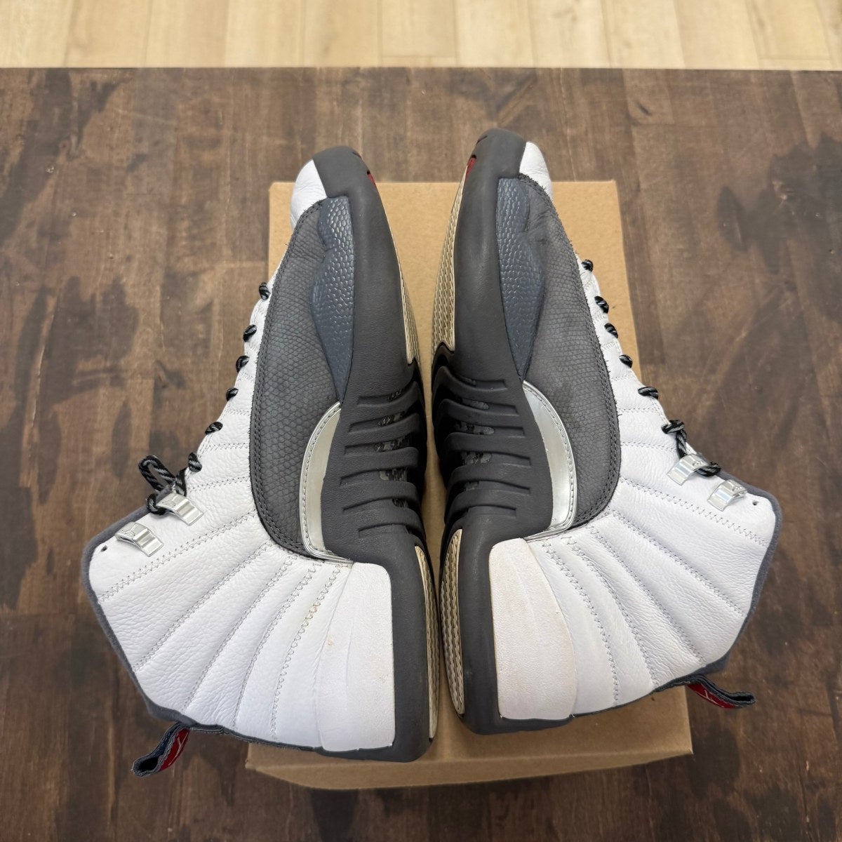 Jordan 12 Retro White Dark Grey Size 10.5 (Pre-Owned) - Image 4