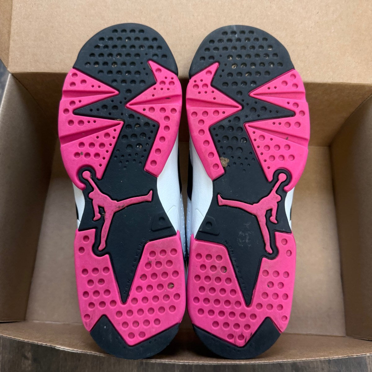 Jordan 6 Retro Low Fierce Pink (GS) Size 6Y (Pre-Owned) - Image 3