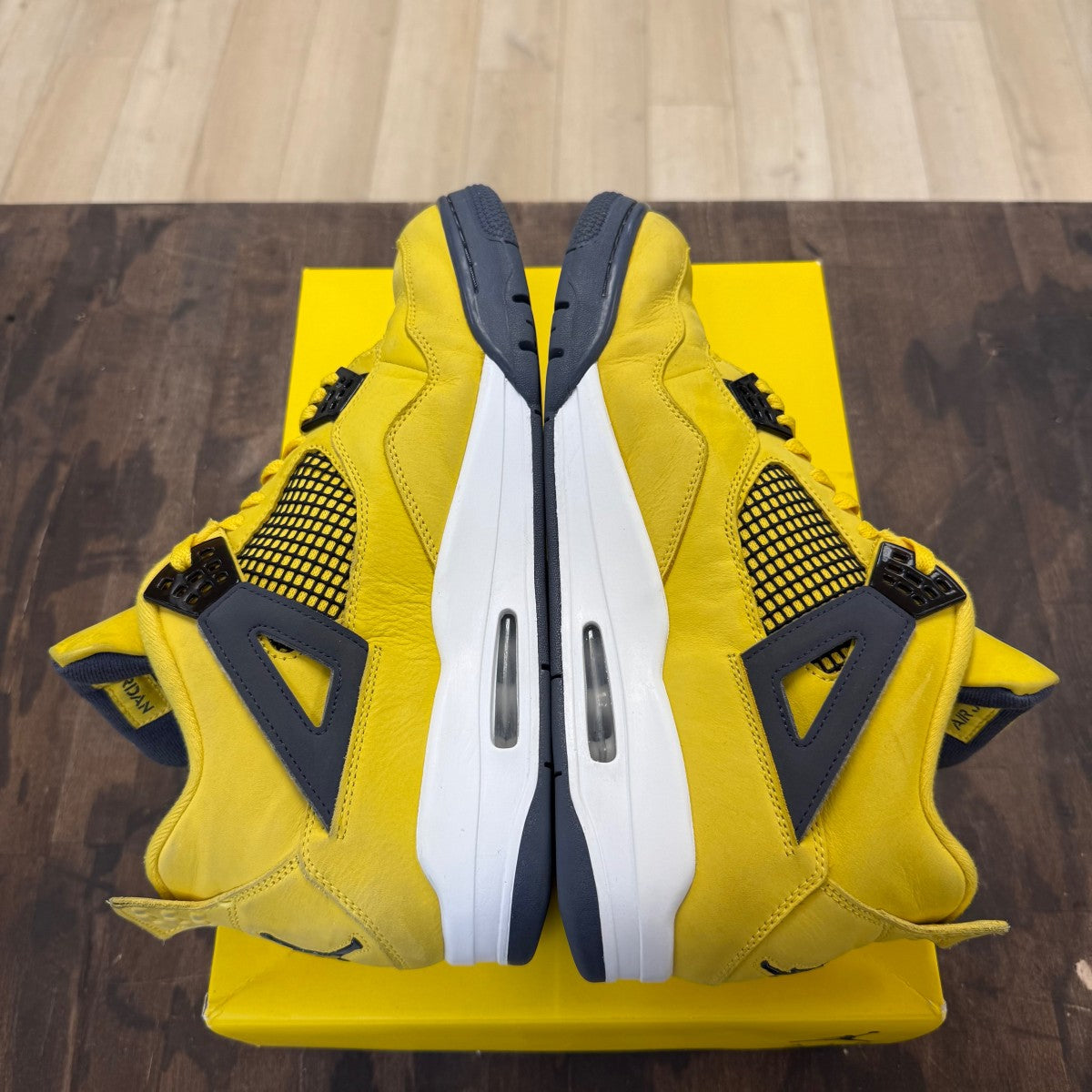 Jordan 4 Retro Lightning (2021) - Image 4