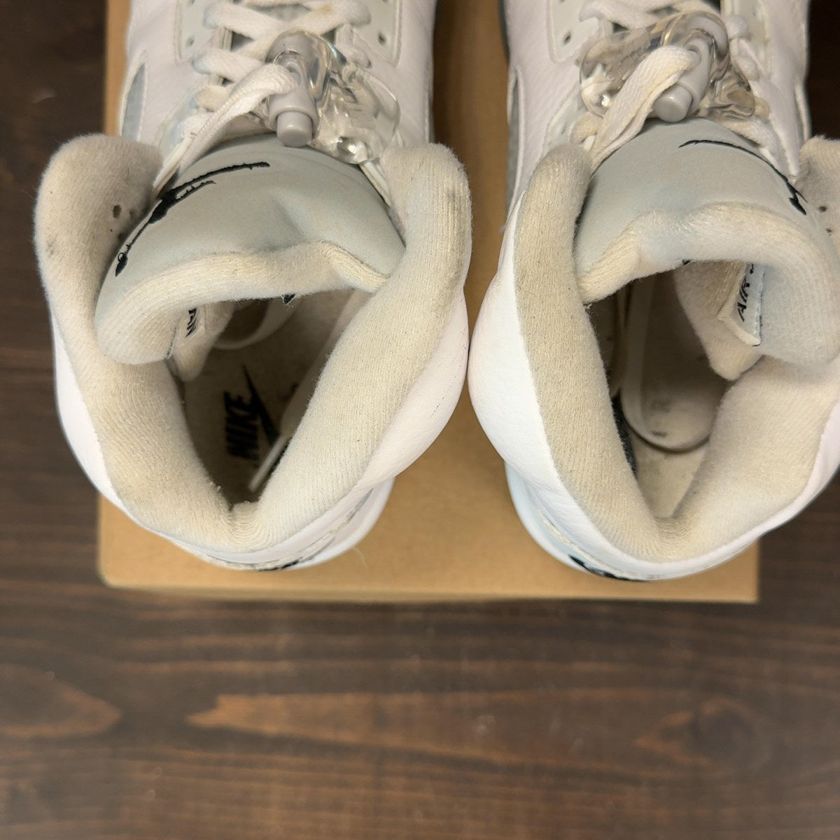 Jordan 5 Retro White Metallic (2026) (GS) Size 7Y (Pre-Owned) - Image 6