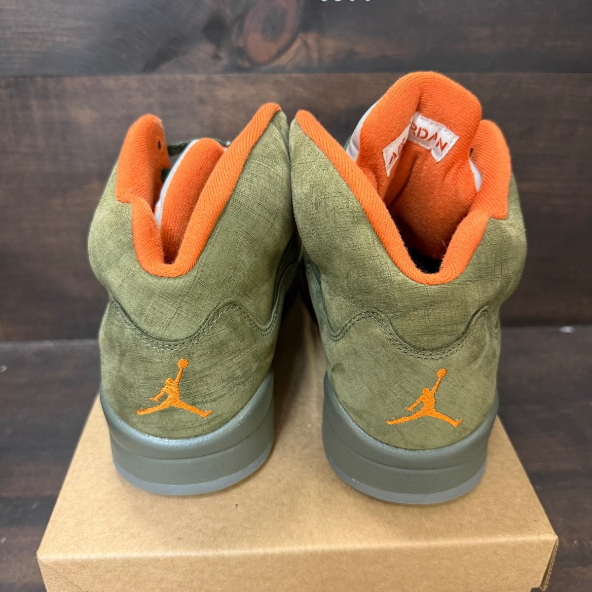 Jordan 5 Retro Olive (2024) Size 9 (Pre-Owned) - Image 3