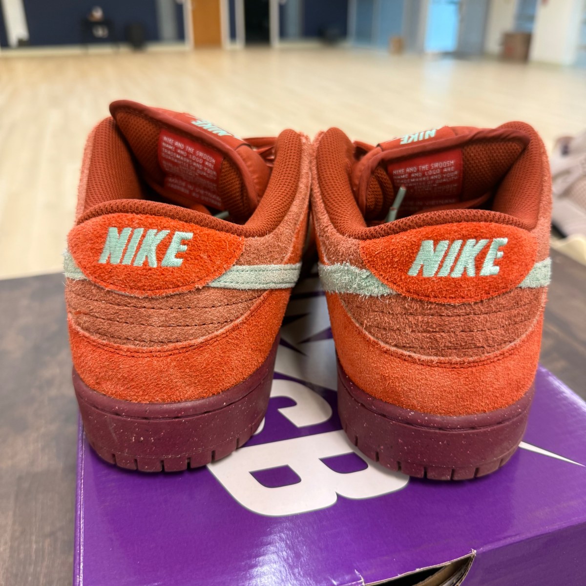 Nike SB Dunk Low Mystic Red Rosewood - Image 4