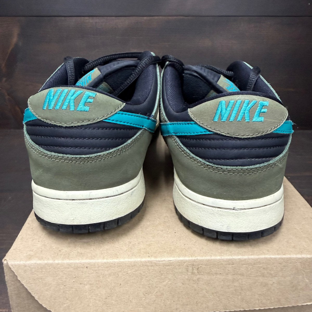 Nike SB Dunk Low Medium Olive Turbo Green Size 11 (Pre-Owned) - Image 4