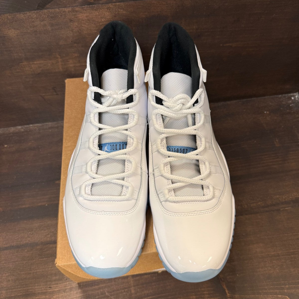 Jordan 11 Retro Legend Blue (2024) Size 13 (Pre-Owned) - Image 2