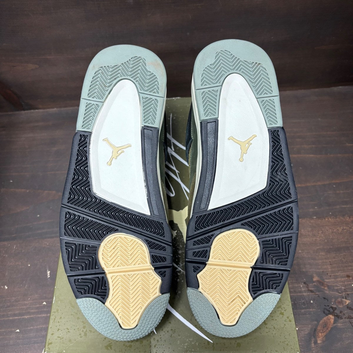 Jordan 4 Retro SE Craft Medium Olive Size 11.5 (Pre-Owned) - box