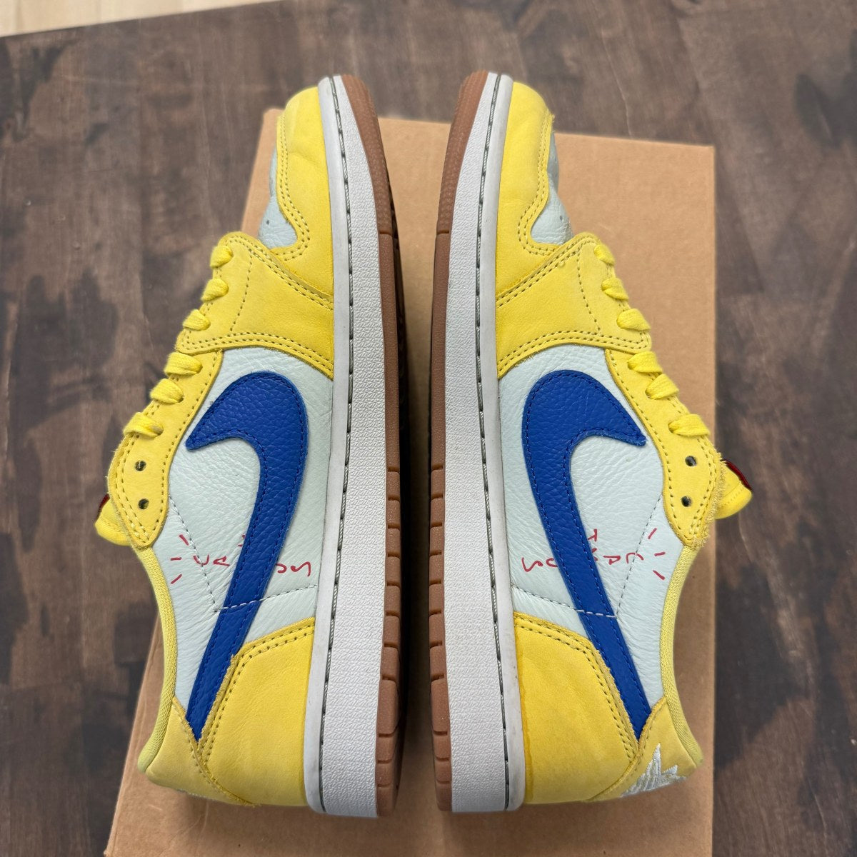 Jordan 1 Retro Low OG SP Travis Scott Canary (Women's) Size 8.5W (Pre-Owned) - Image 5